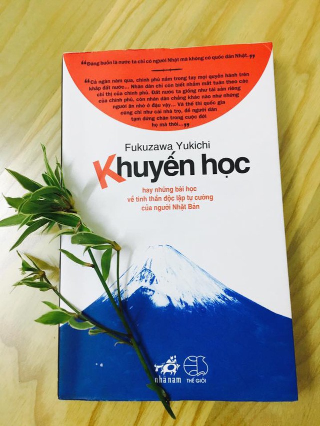 Ông Đặng Lê Nguyên Vũ: Đừng dồn tiền sắm sửa tivi điện thoại, đầu tư vào sách mới là đầu tư khôn ngoan - Ảnh 3. Ông Đặng Lê Nguyên Vũ: Đừng dồn tiền sắm sửa tivi điện thoại, đầu tư vào sách mới là đầu tư khôn ngoan - Ảnh 3.